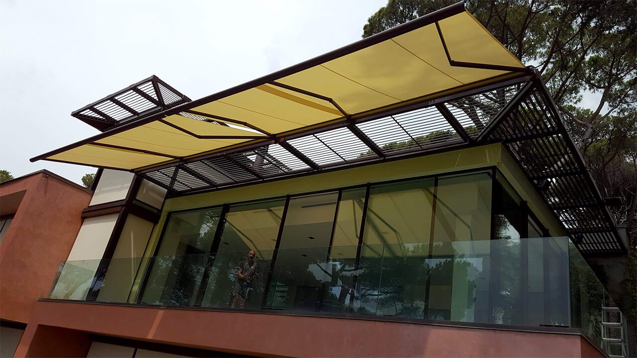 Realizzazione tenda da esterno 01