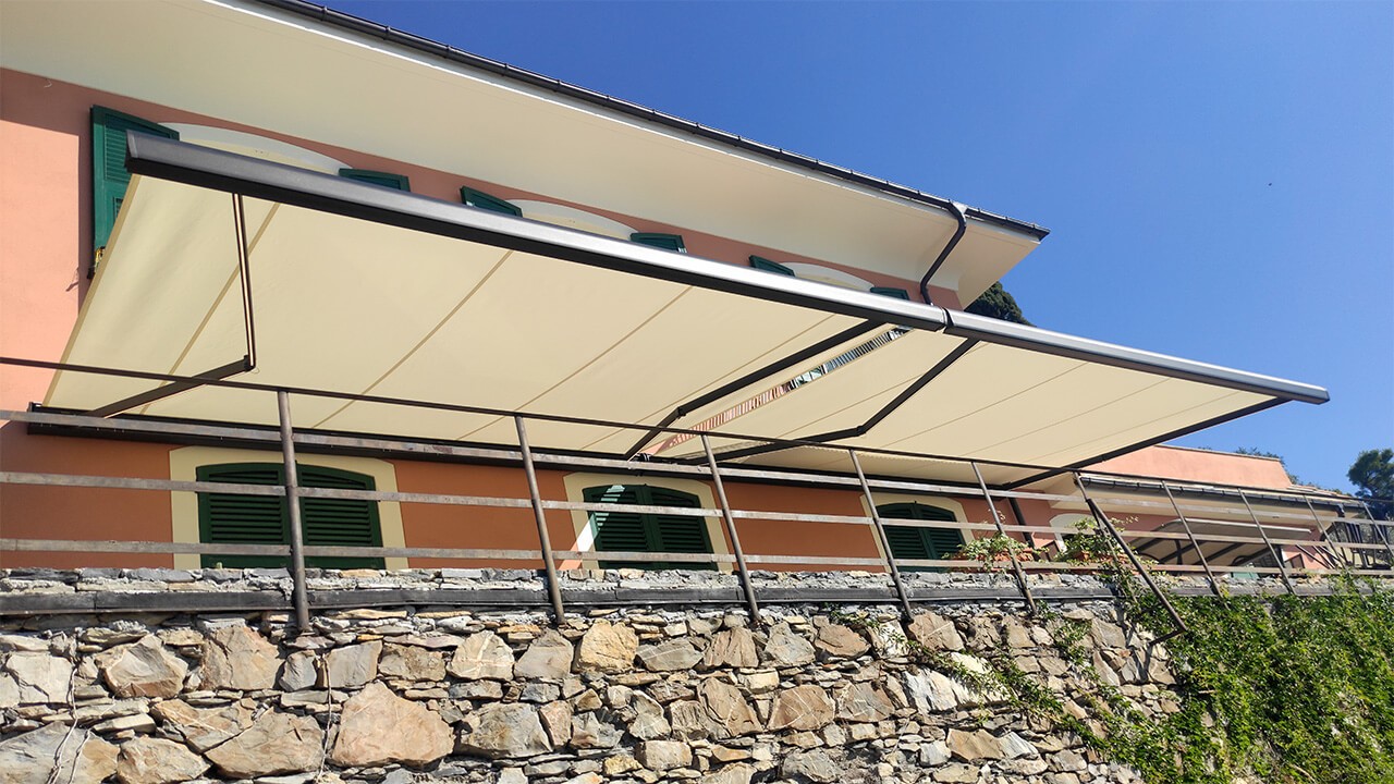 Realizzazione tenda da esterno 04