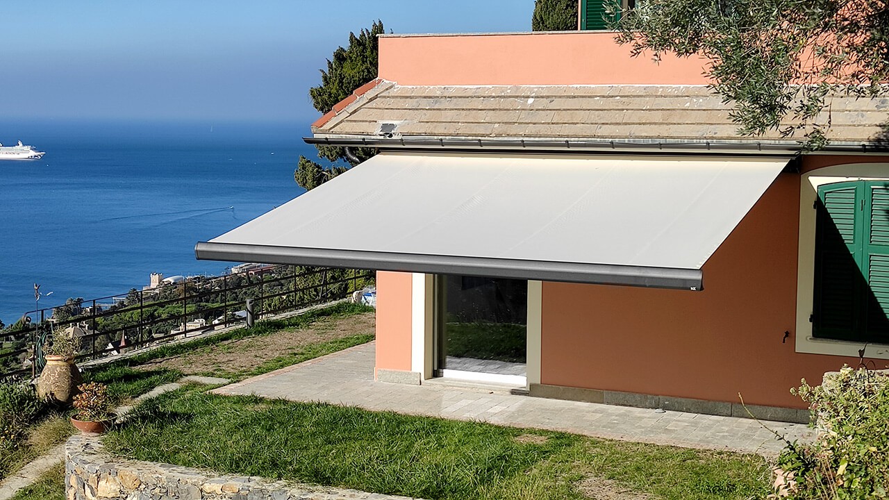 Realizzazione tenda da esterno 05