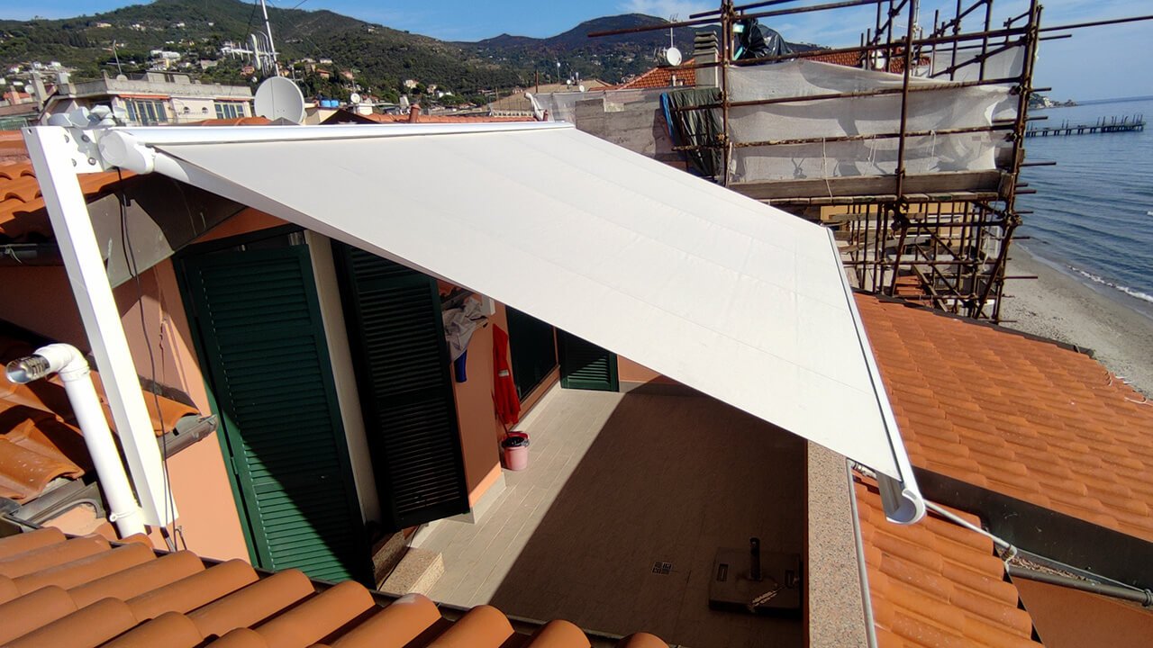 Realizzazione tenda da esterno 08