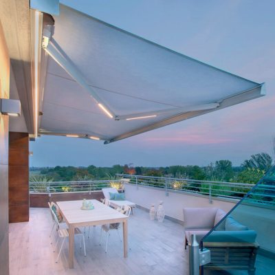 Tenda da esterno con illuminazione integrata